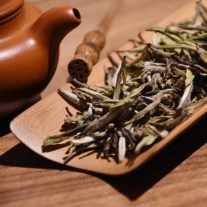 Poolautomaatne kaalumismasin teelehtede täitmiseks